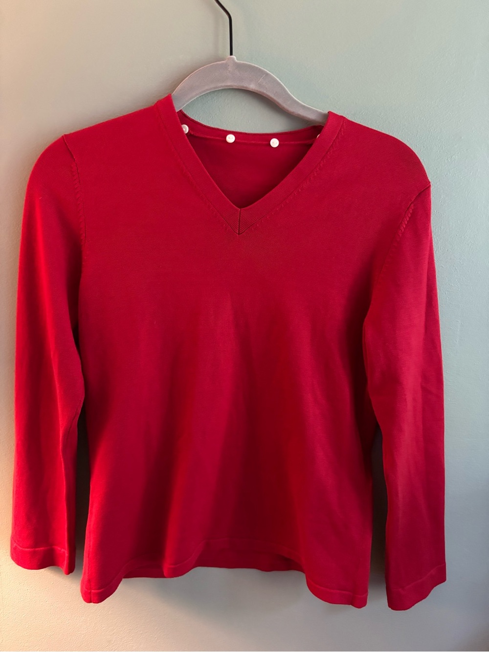 Brooks Bothers 100% Silk V-neck Sweater XS 14” Pit to Pit 21” Length
